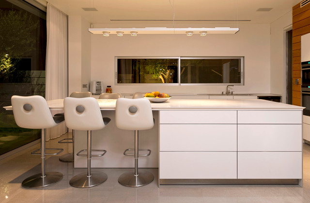 A House at Ramat-Chen (Architects: V-Studio) trendy-koekken