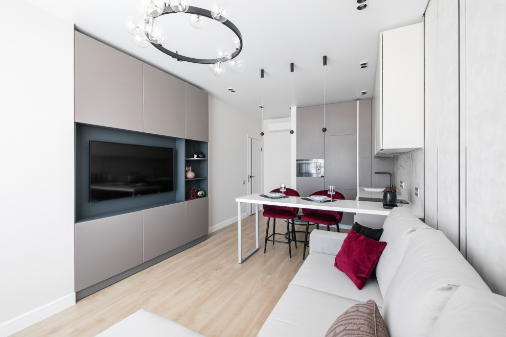 Однокомнатная квартира для молодой девушки. Ижевск, ЖК "Облака", 44 кв.м.