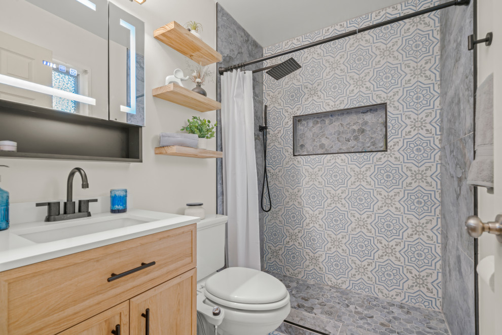 Bathroom - modern bathroom idea in Atlanta