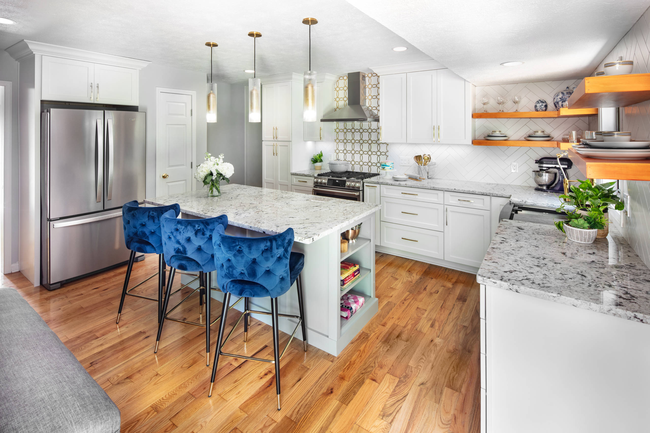 Kitchen With A Splash of Color!