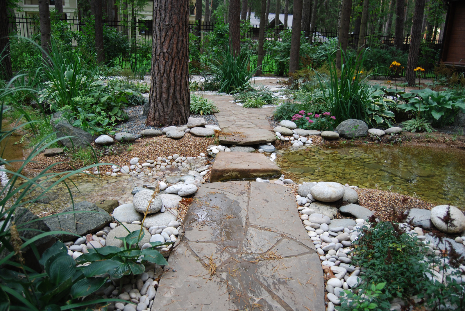 Участок с водоемом в КП "Сосновый бор"