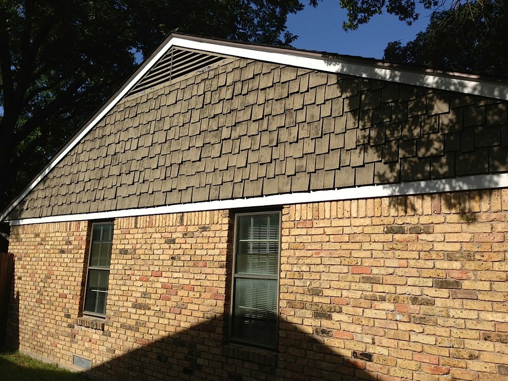 Need exterior paint to compliment Old Chicago Brick that has Yellows