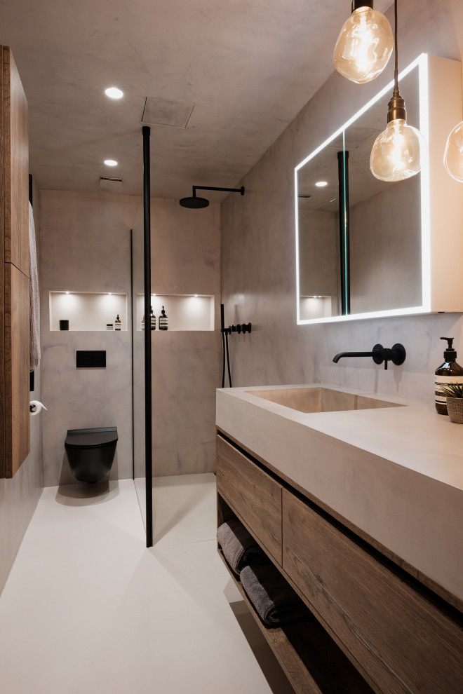 Foto de cuarto de baño principal, único y flotante nórdico pequeño con puertas de armario de madera oscura, suelo de baldosas de porcelana, ducha con puerta corredera y hornacina