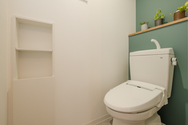 DIYする楽しみを作り出す家 contemporain-toilettes