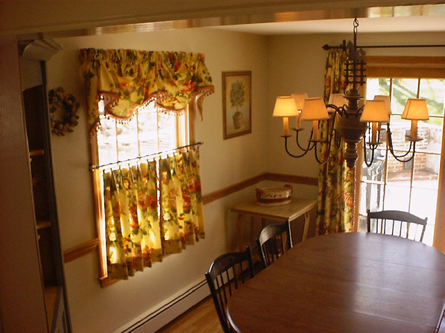 Custom Cafe Curtain with Valance and Panels - Traditional - Kitchen -  Boston - by Chic Windows by Michelle Jamieson | Houzz AU