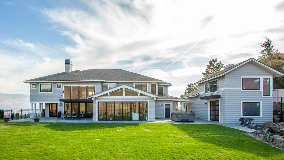 Transitional home design photo in Seattle