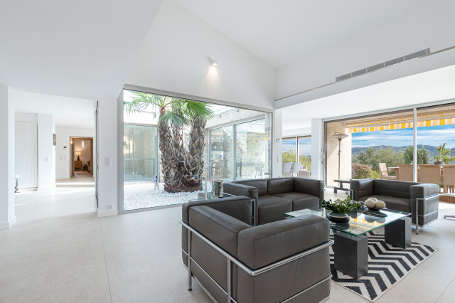 Villa Leng contemporary-vardagsrum