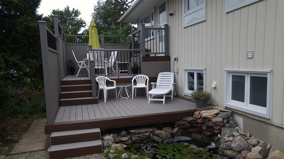 Example of a trendy deck design in Ottawa