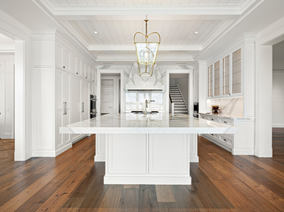 Example of a transitional home design design in Miami