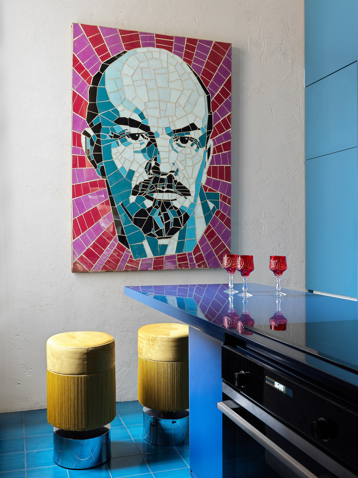 Кухня. Мозаичное панно с портретом В.И. Ленина (1970 г.) из советского машиностр