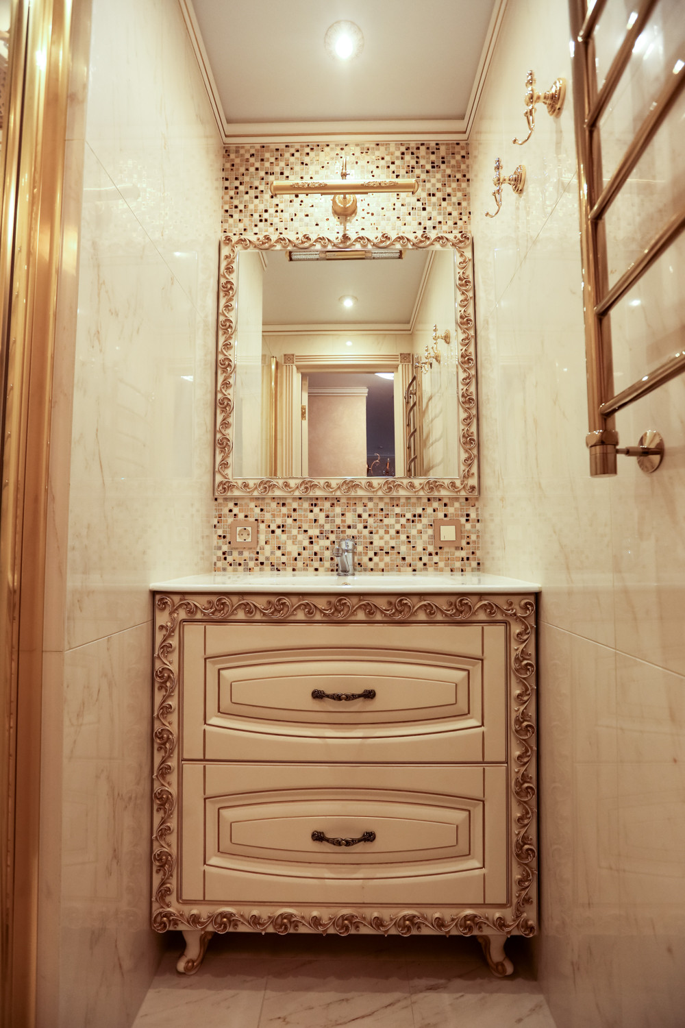 Симфония классики в душевой зоне