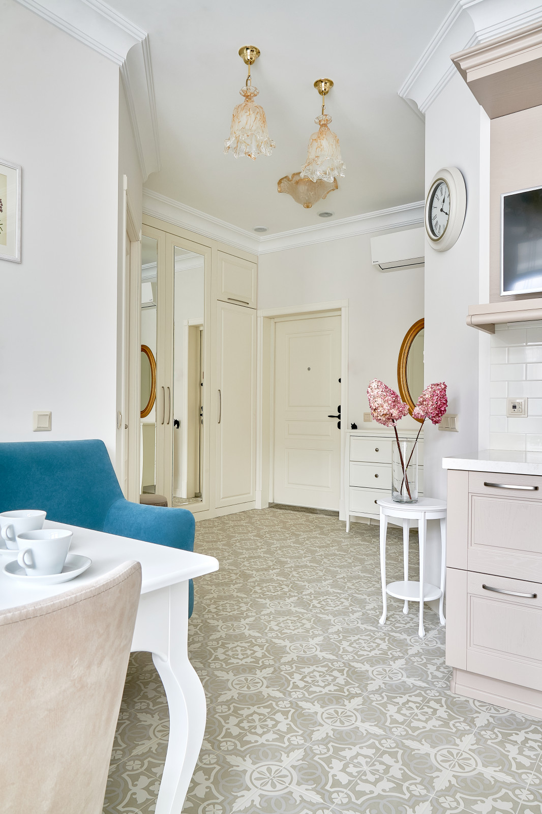 Квартира - "зефирка" для супружеской пары