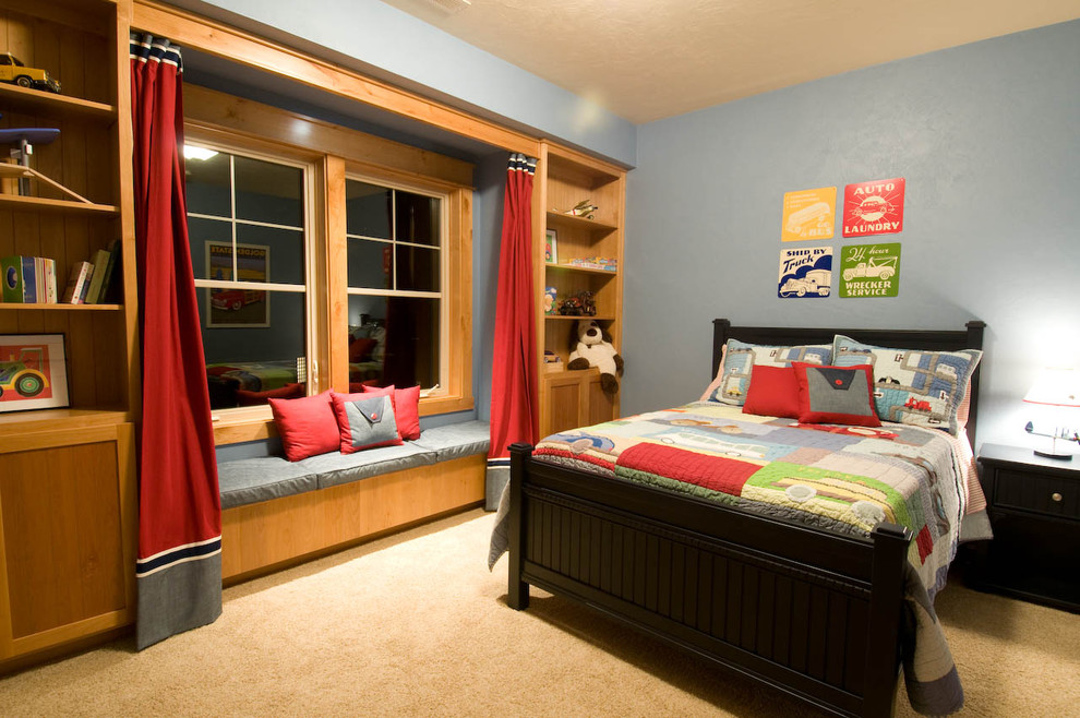 Design ideas for a traditional kids' room for boys in Portland.