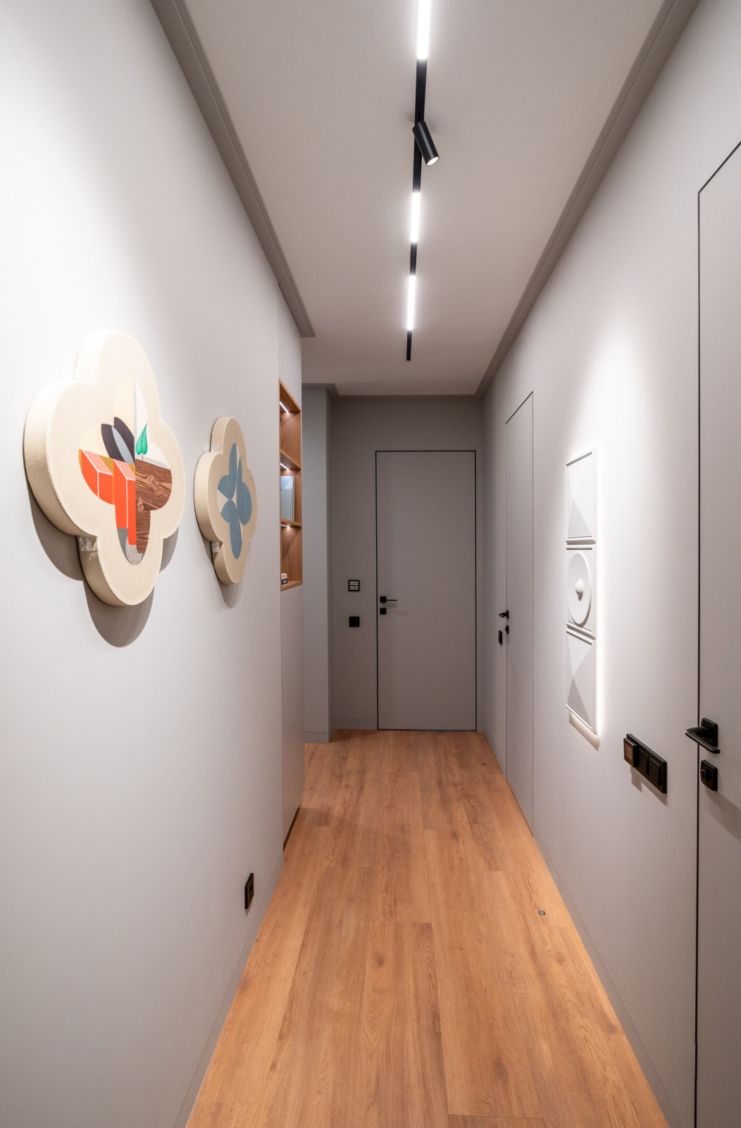 Дизайн-проект с ярким искусством