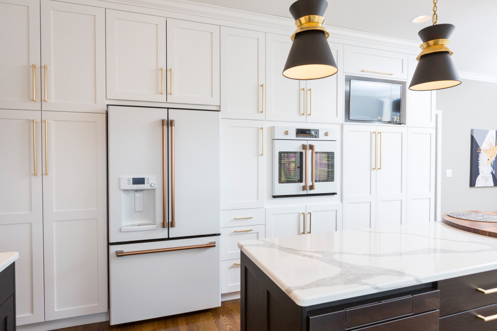 Inspiration for a transitional kitchen remodel in Cincinnati