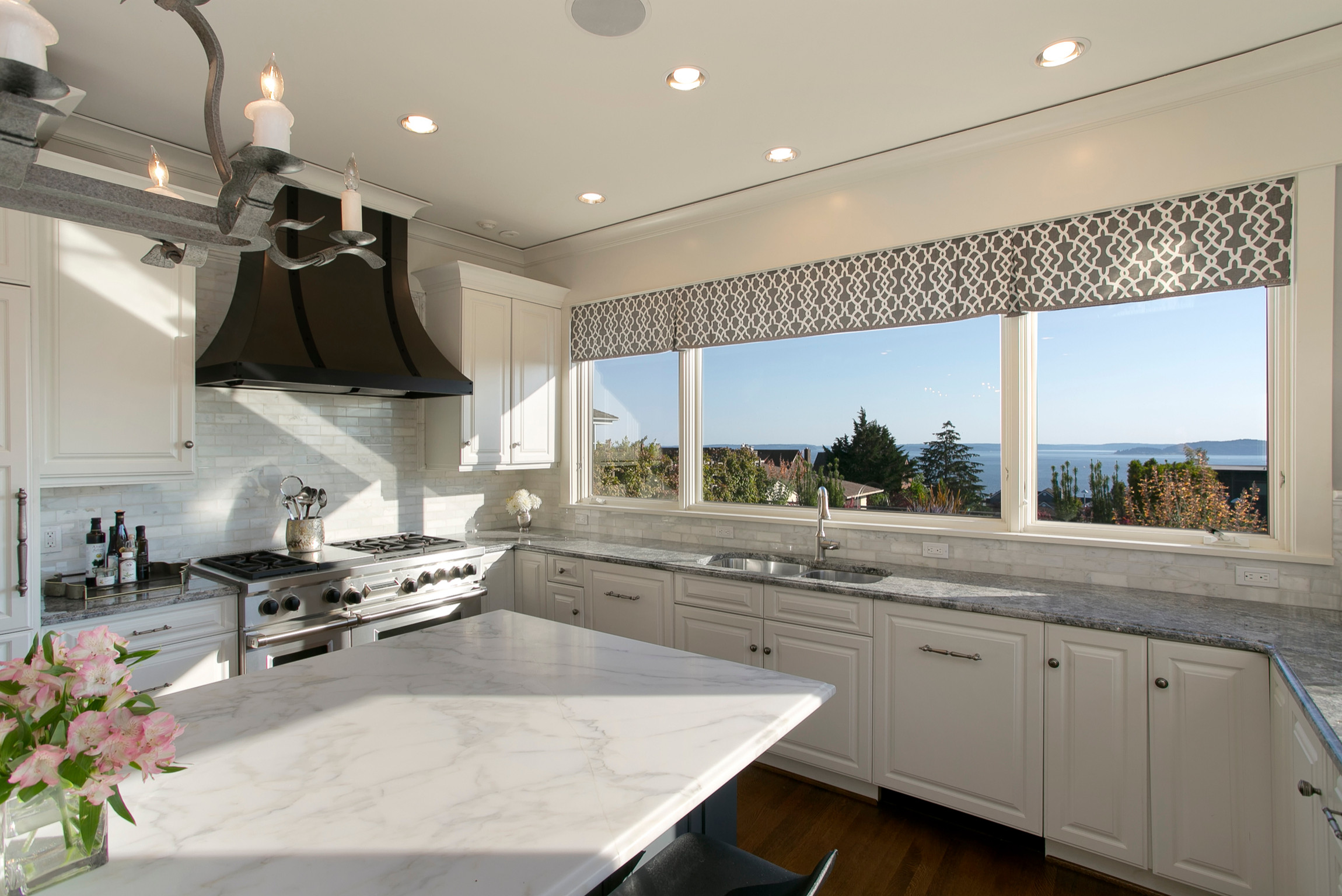 Custom Executive Home - Magnolia