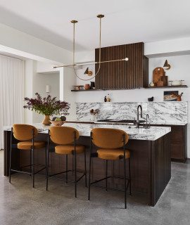 12 Inspiring Kitchens With Slab Backsplashes (15 photos)