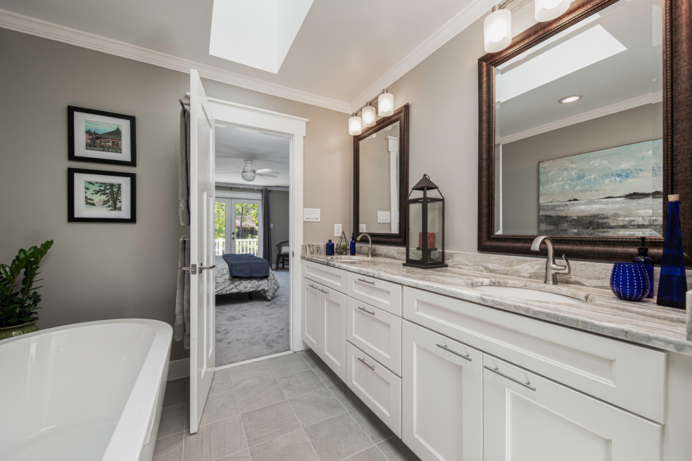 Bathroom - transitional bathroom idea