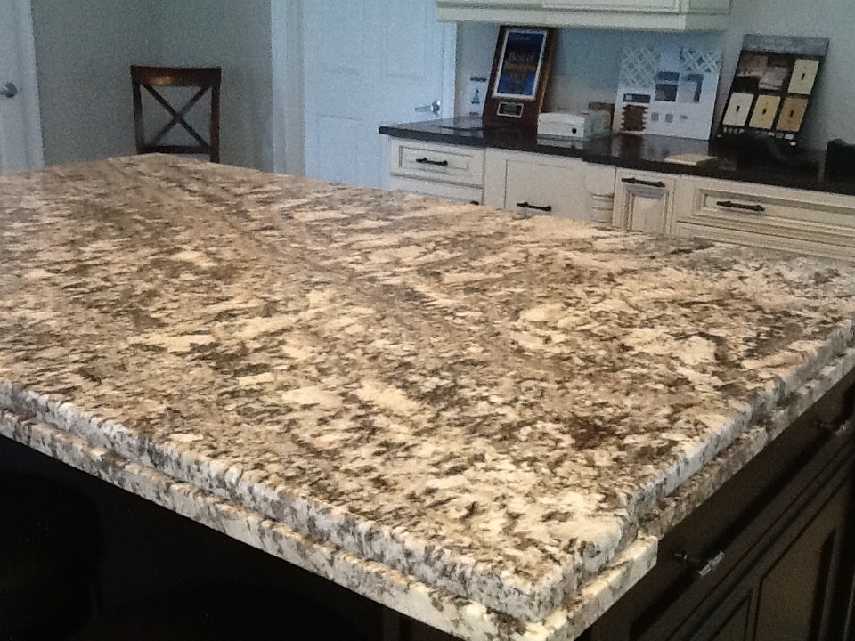 Transitional kitchen photo in Miami