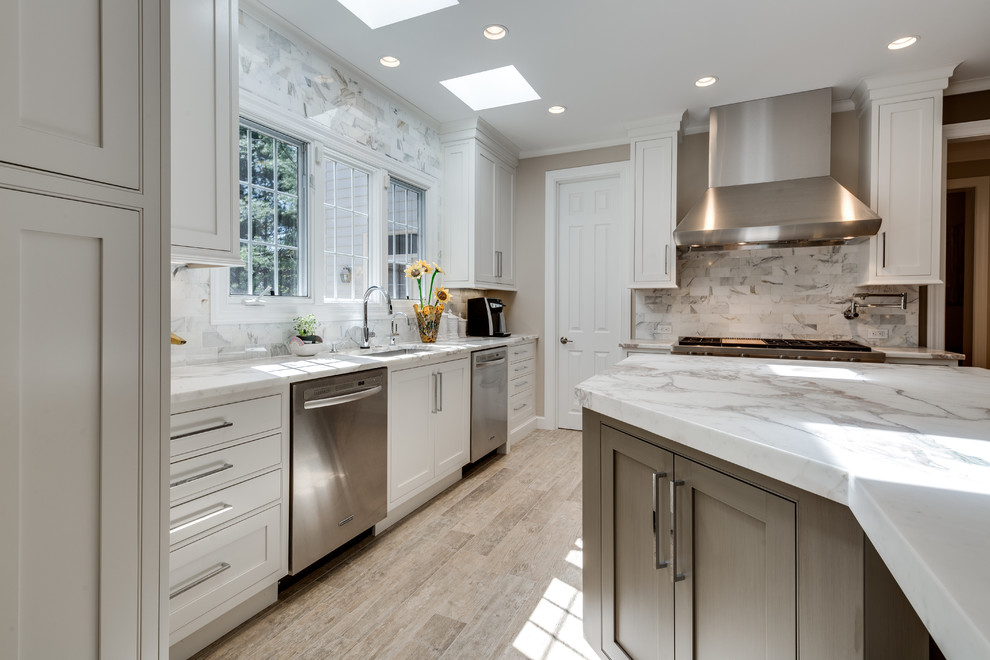 Transitional kitchen photo in DC Metro
