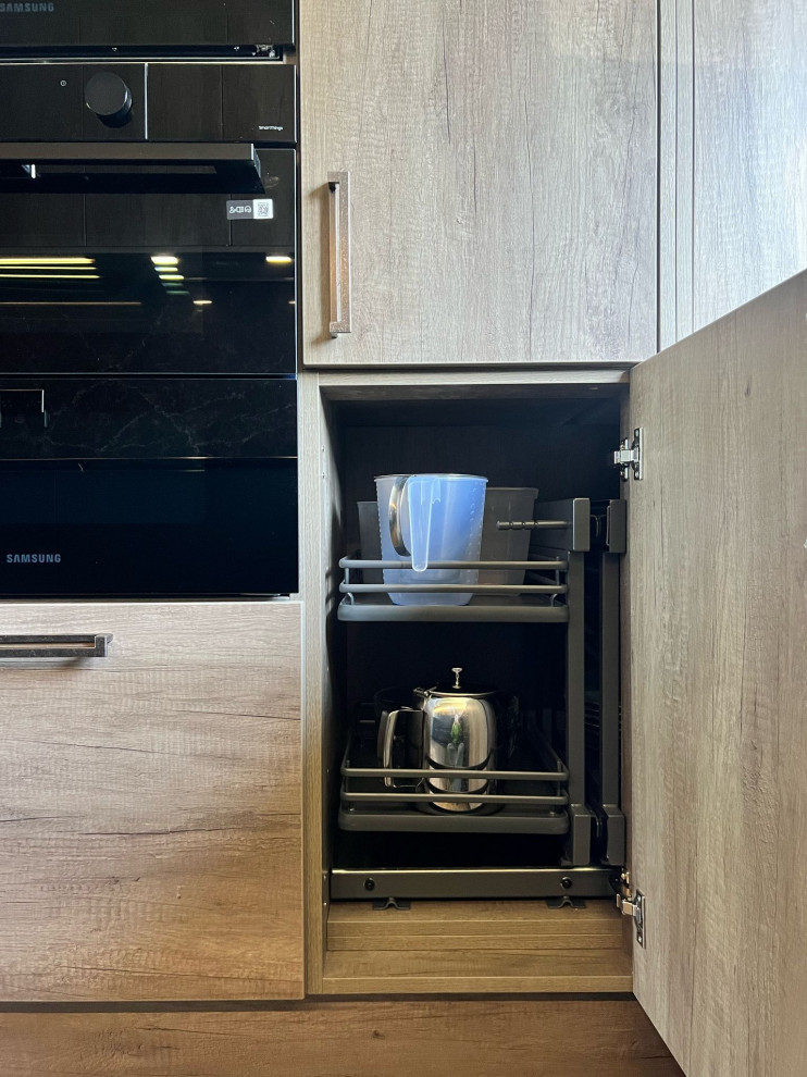 The Hinckley Kitchen - Volpi True Handleless - RRP £30,500 - Luxe Price £25,000