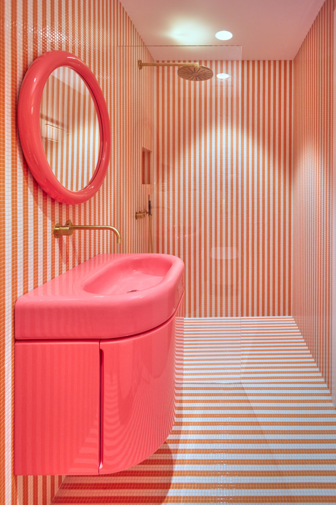 Bathroom - small contemporary 3/4 bathroom idea in Berlin