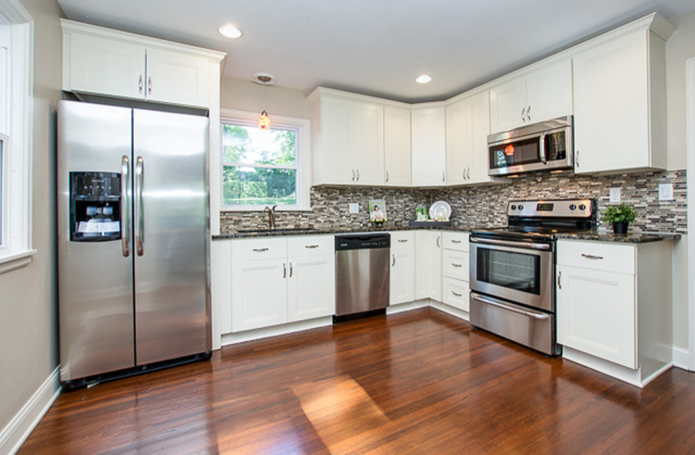 Example of a transitional kitchen design in Minneapolis