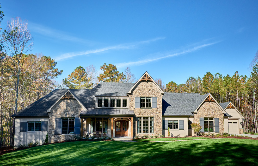 Design ideas for a transitional home design in Raleigh.