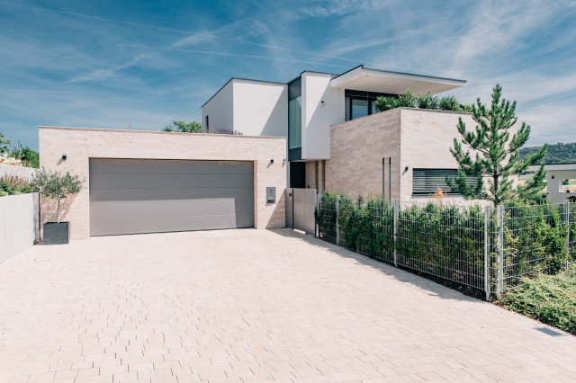 2017-12 traditional-exterior