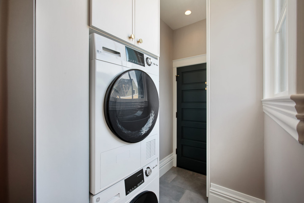 Inspiration for a traditional laundry room in San Francisco.