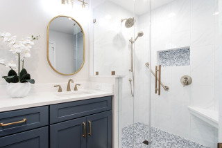 How to Decorate a Bathroom With White Walls: Stunning Style Tips