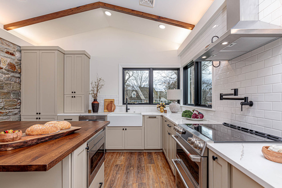 Kitchen - transitional kitchen idea