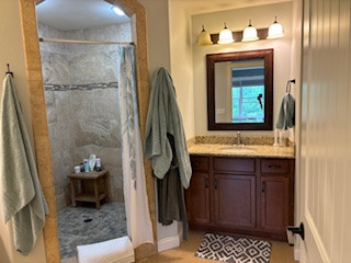 Okaukee Primary Bath