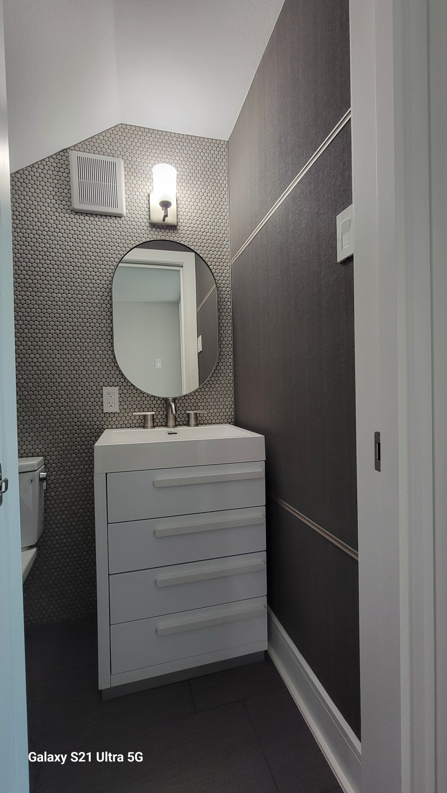 FULL  MODERN REMODELATION HOME / NEW FLOORING, CUSTOM HANDRAIL