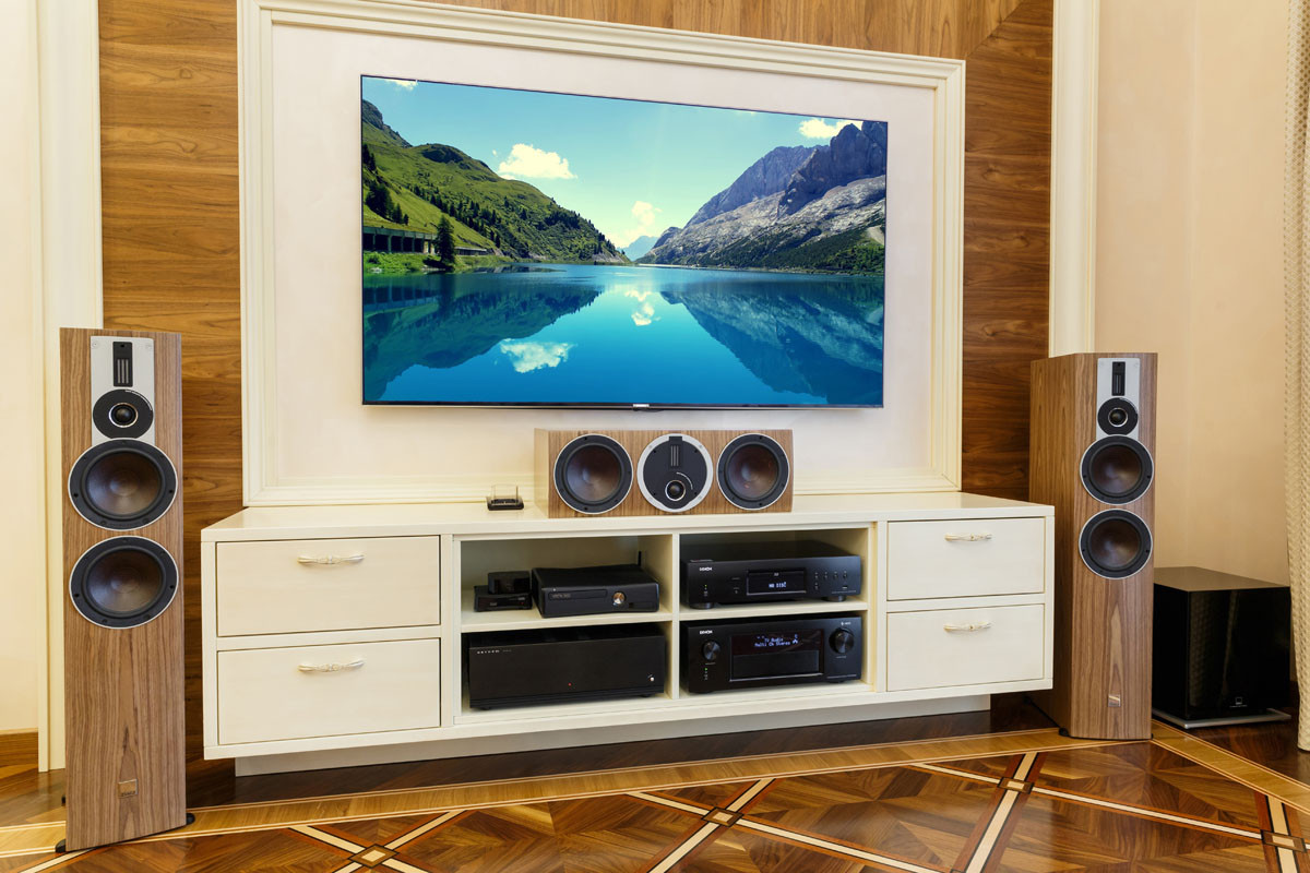 Домашний кинотеатр и мультирум в одной квартире