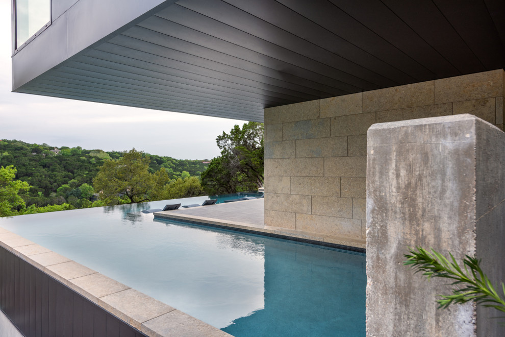 Example of a minimalist pool design in Austin
