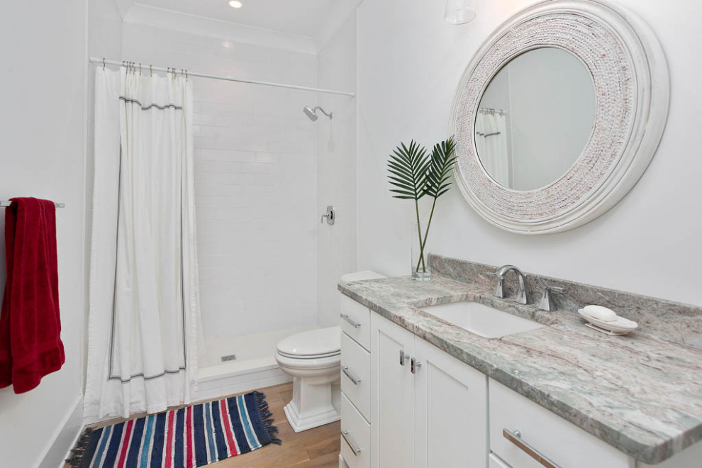 Bathroom - transitional bathroom idea