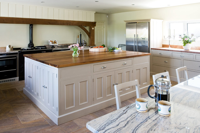 Converted Malthouse: artisan-built kitchen klassisk-koekken