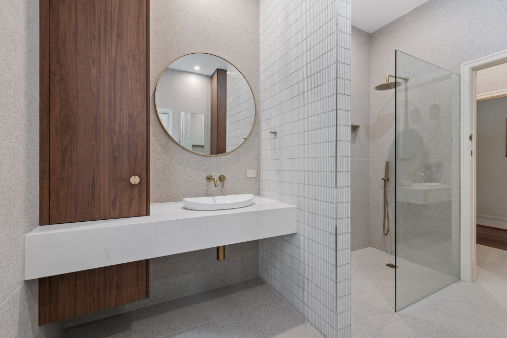 Design ideas for a contemporary bathroom in Melbourne.