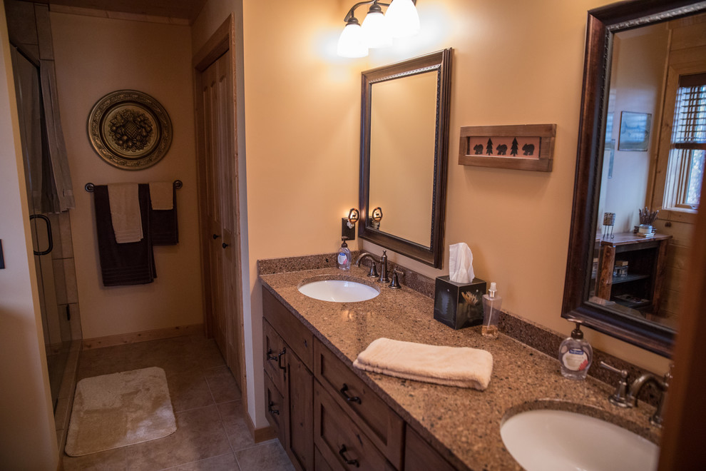 Bathroom - rustic bathroom idea