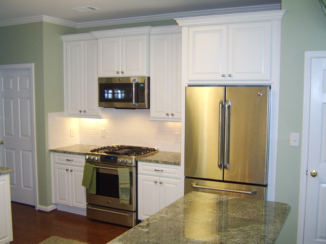 Princeton Maple In White Icing Finish By Schuler Cabinetry