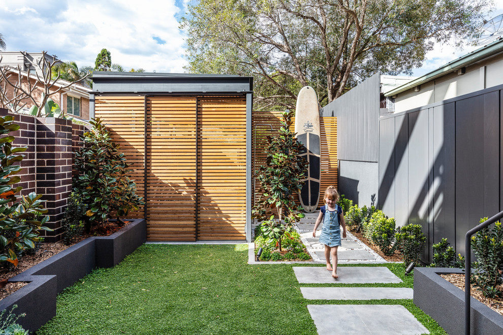 Design ideas for a contemporary backyard garden in Sydney with a garden path.
