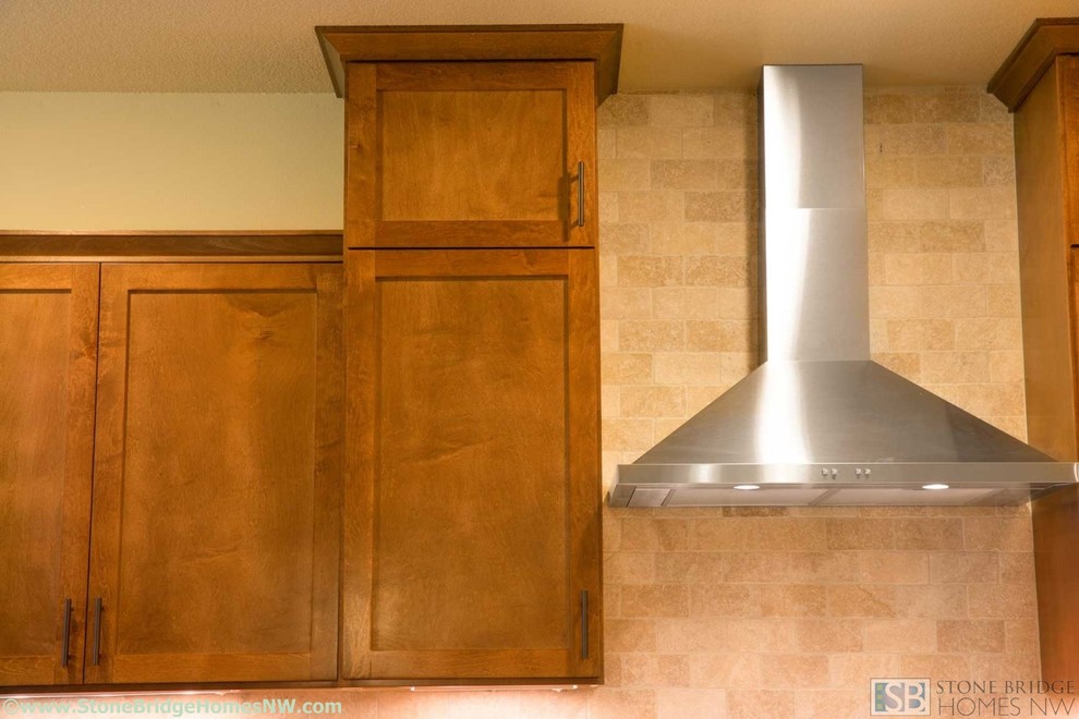 Example of a minimalist kitchen design in Portland