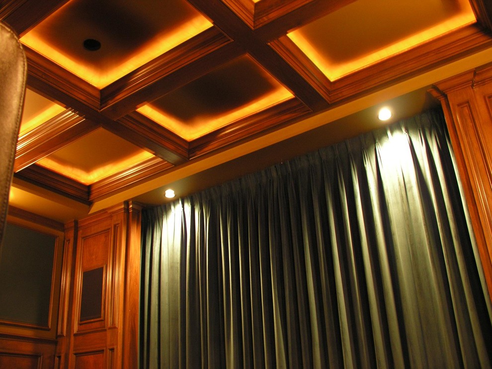 Design ideas for an arts and crafts home theatre in Chicago.