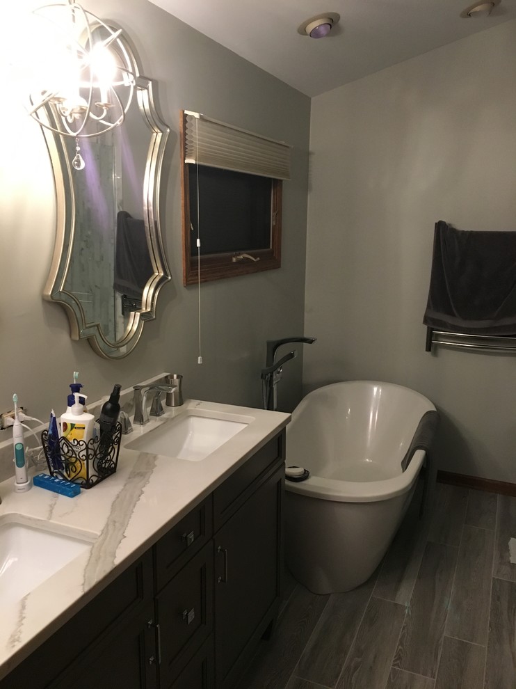 Home design - transitional home design idea in Chicago
