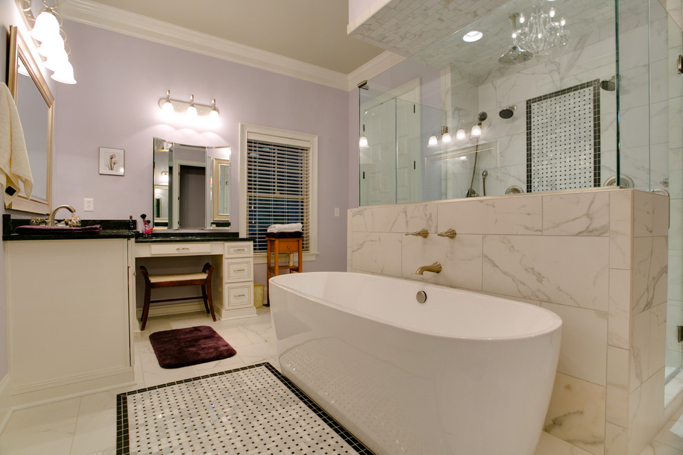 Foto de cuarto de baño clásico renovado grande