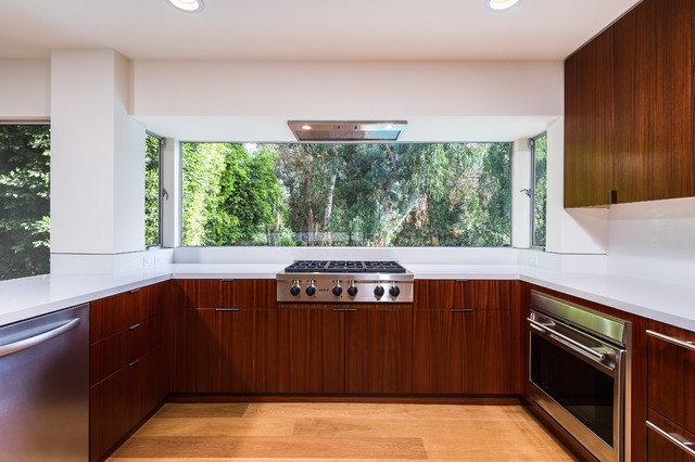 Kitchen - West View retro-cocina