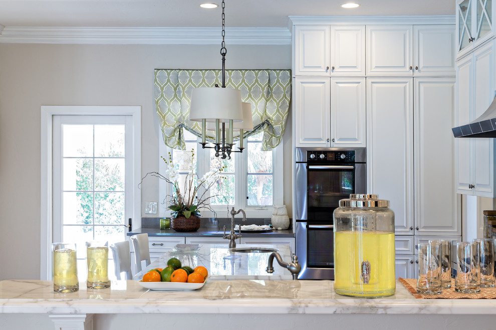 Transitional kitchen photo in Miami