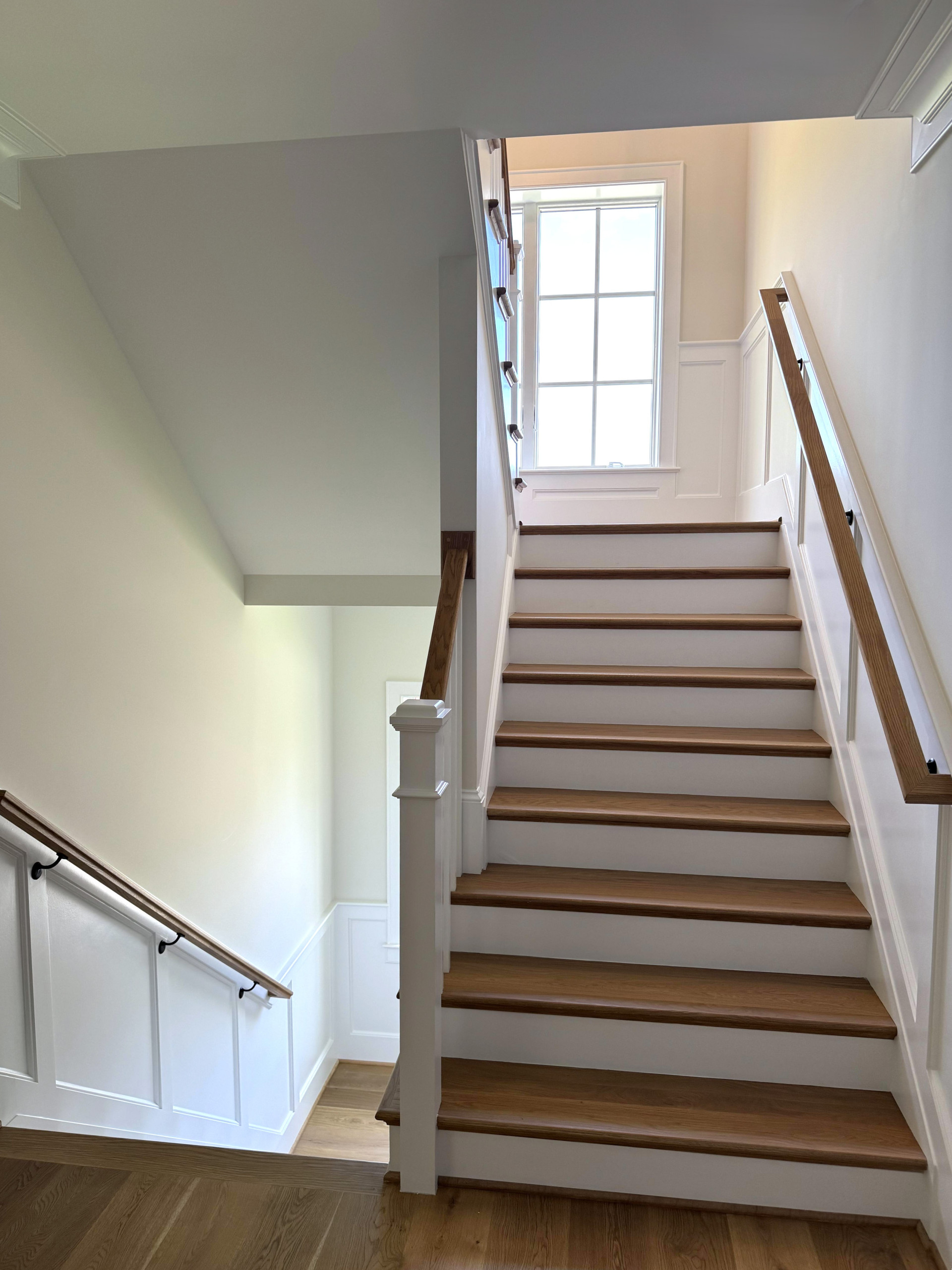 141_Timeless U Shaped Stair with Traditional Box Newels, Arlington, VA 22207
