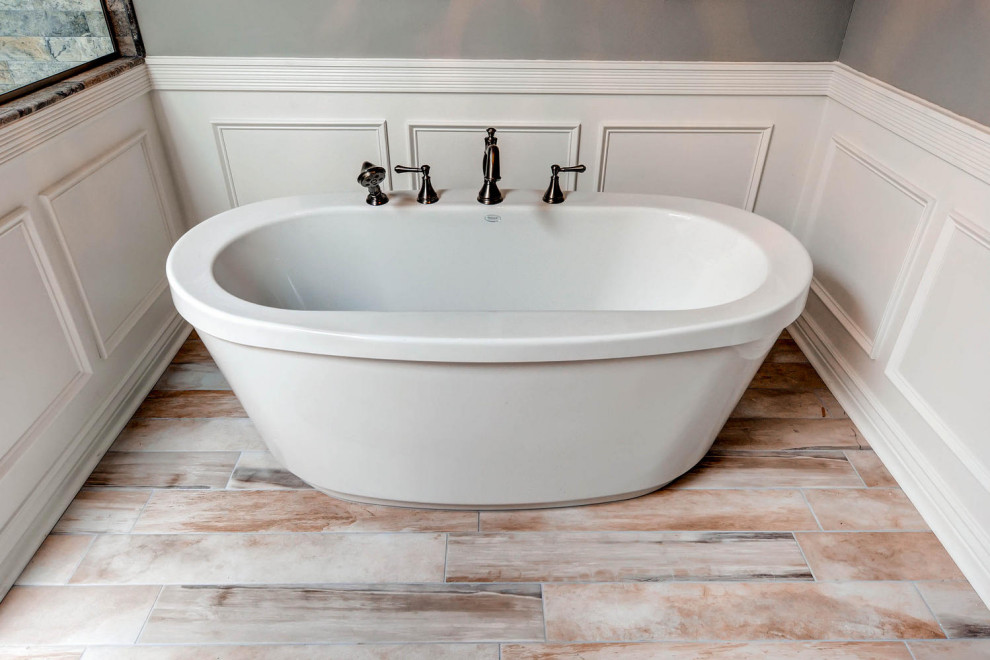 Arcadia Bathroom With Freestanding Tub